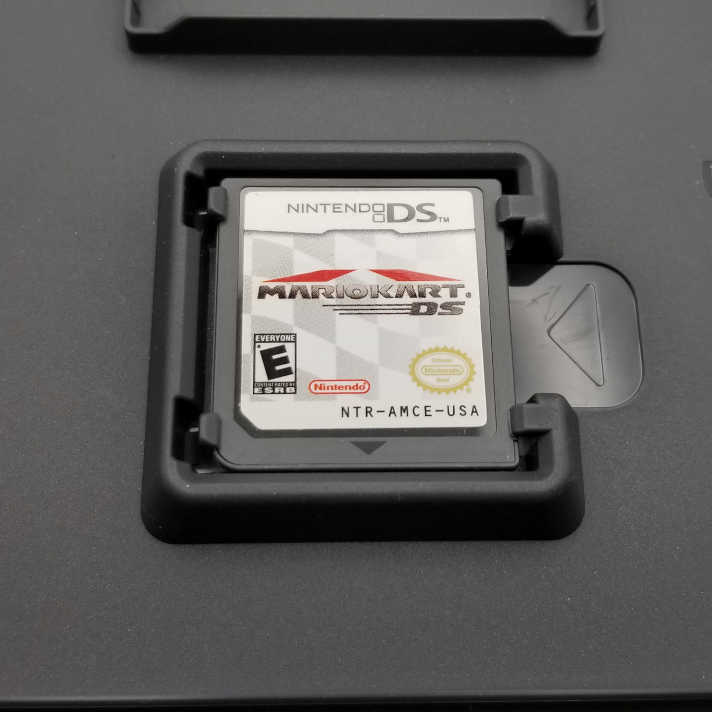 OUTLET - *MINT CONDITION* "Mario Kart DS" Nintendo DS game cartridge + case, manual